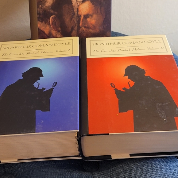 Books - Picture 2 of 8